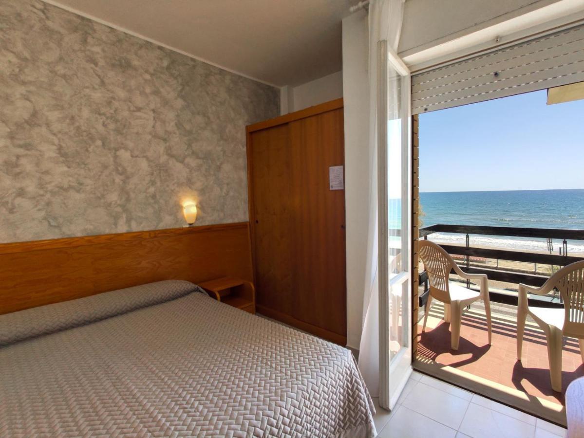 Piccolo Hotel Terracina Buitenkant foto
