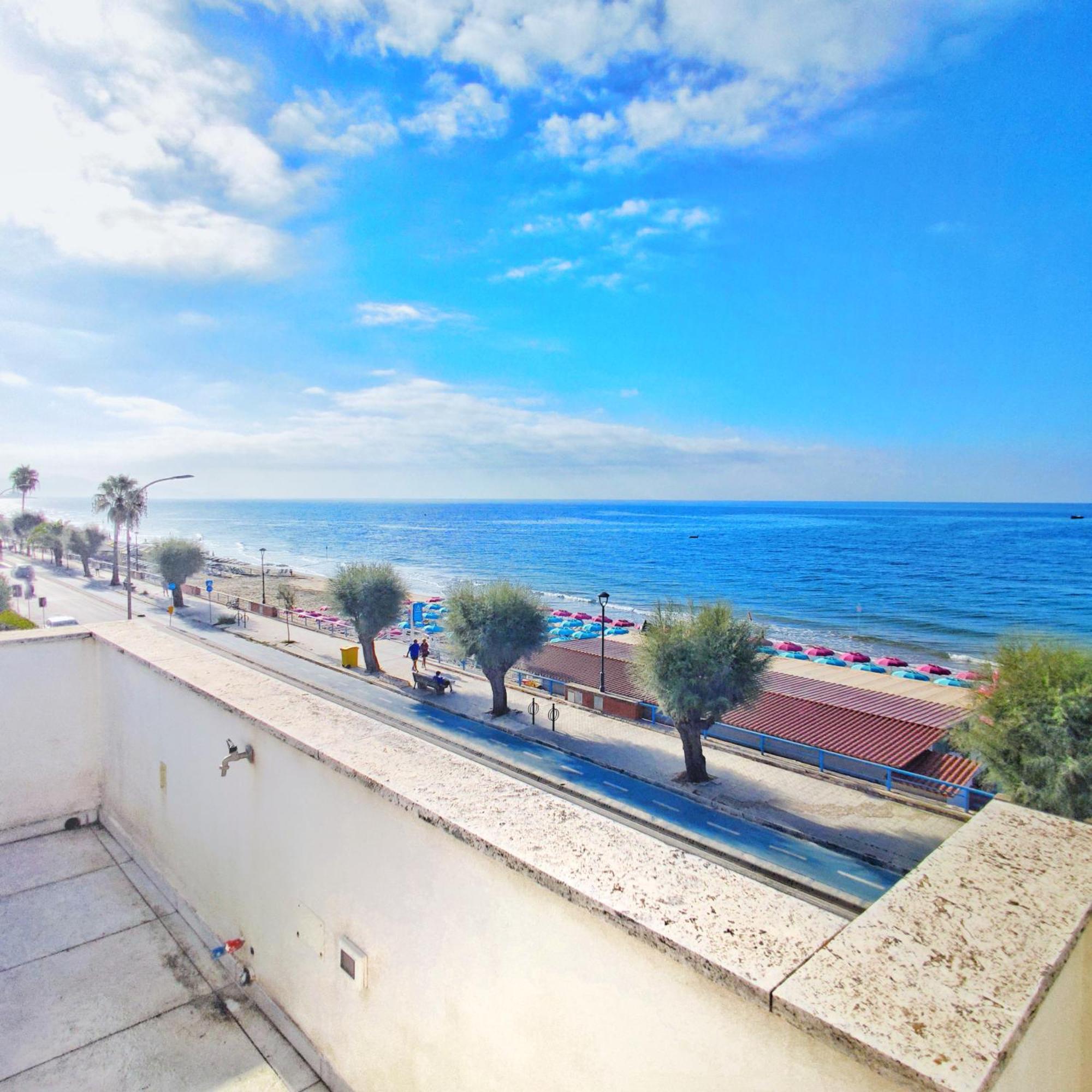 Piccolo Hotel Terracina Buitenkant foto
