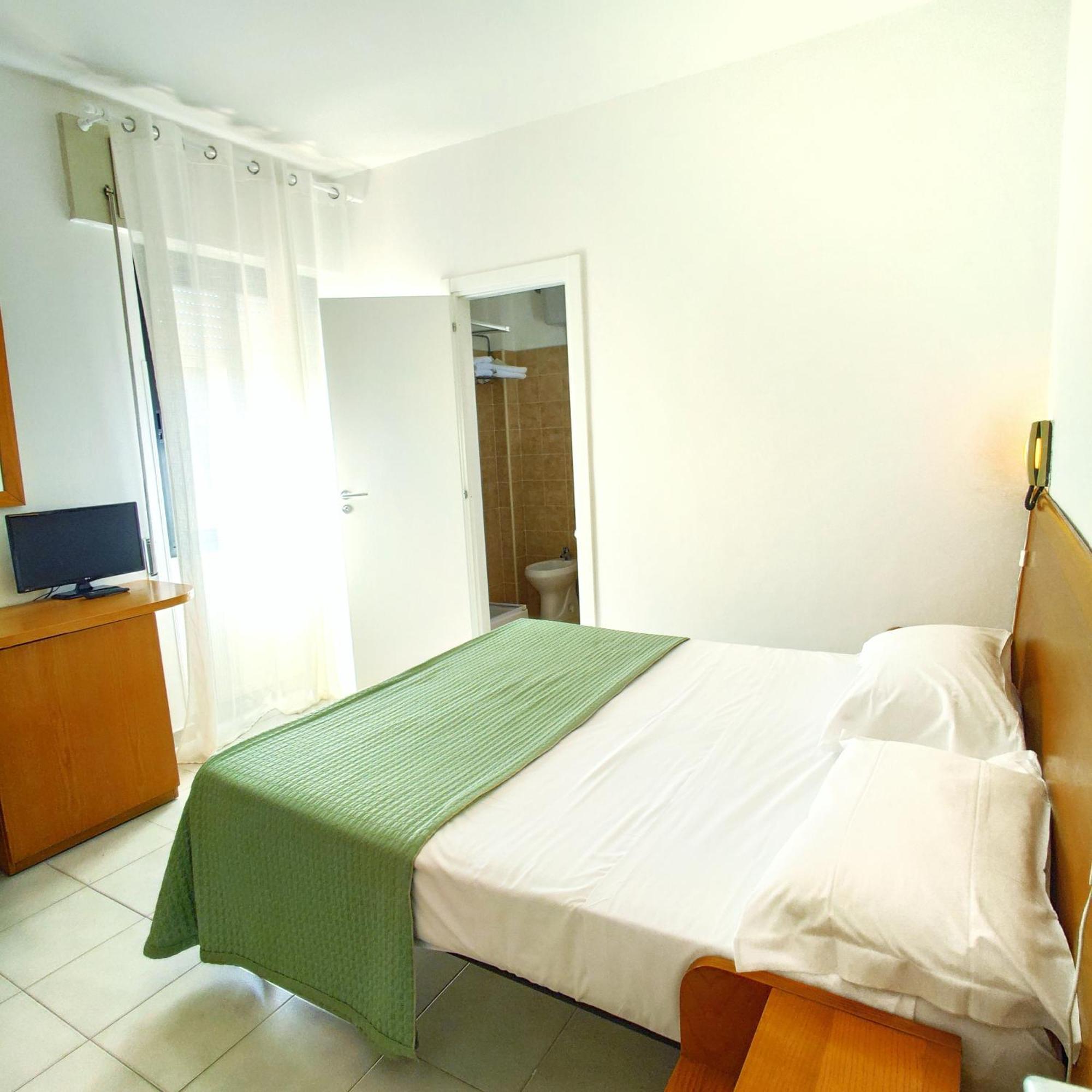 Piccolo Hotel Terracina Buitenkant foto