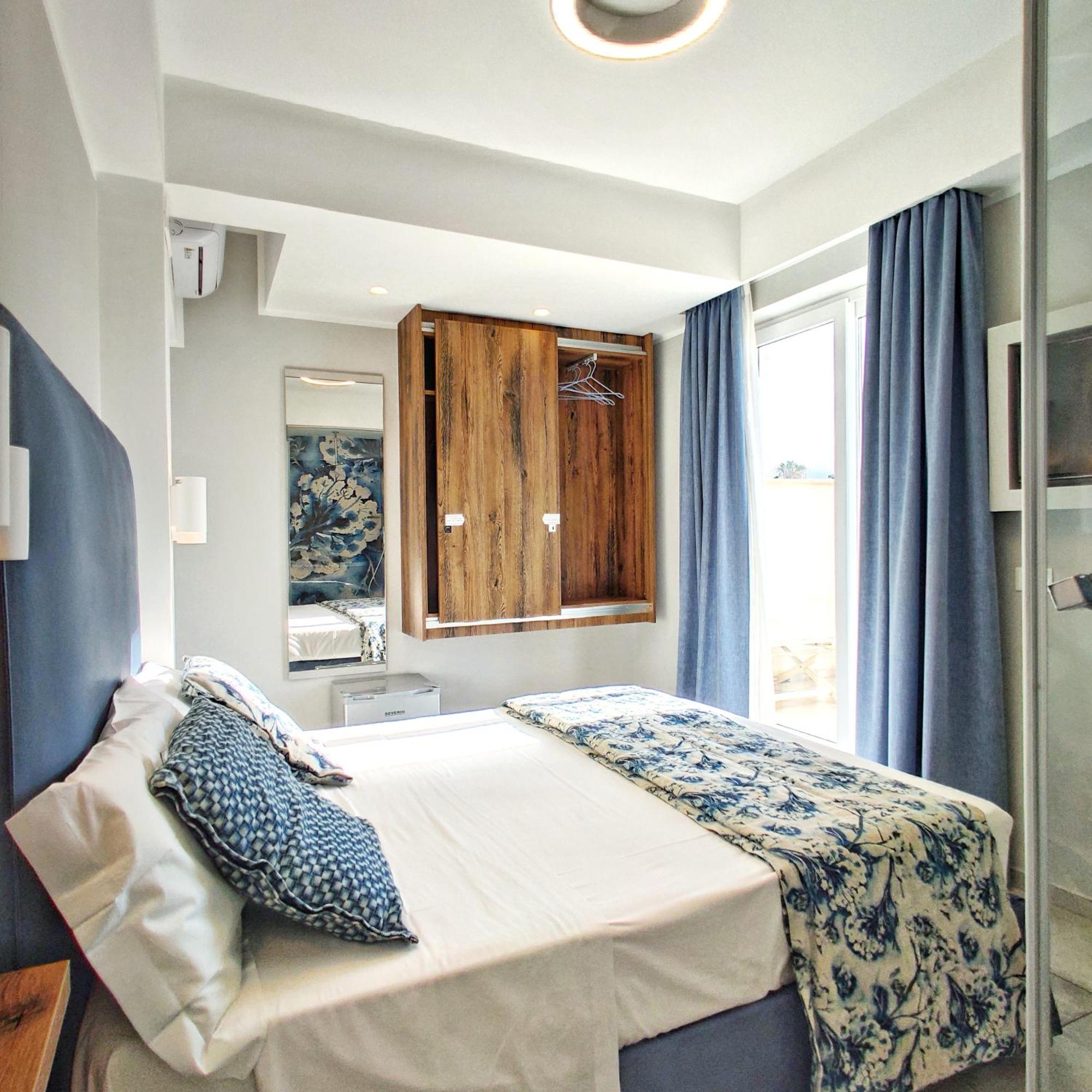 Piccolo Hotel Terracina Buitenkant foto