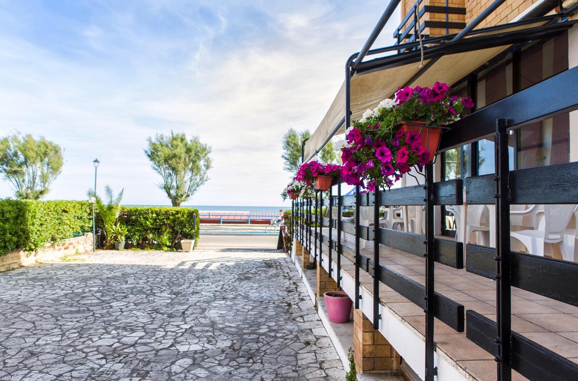 Piccolo Hotel Terracina Buitenkant foto