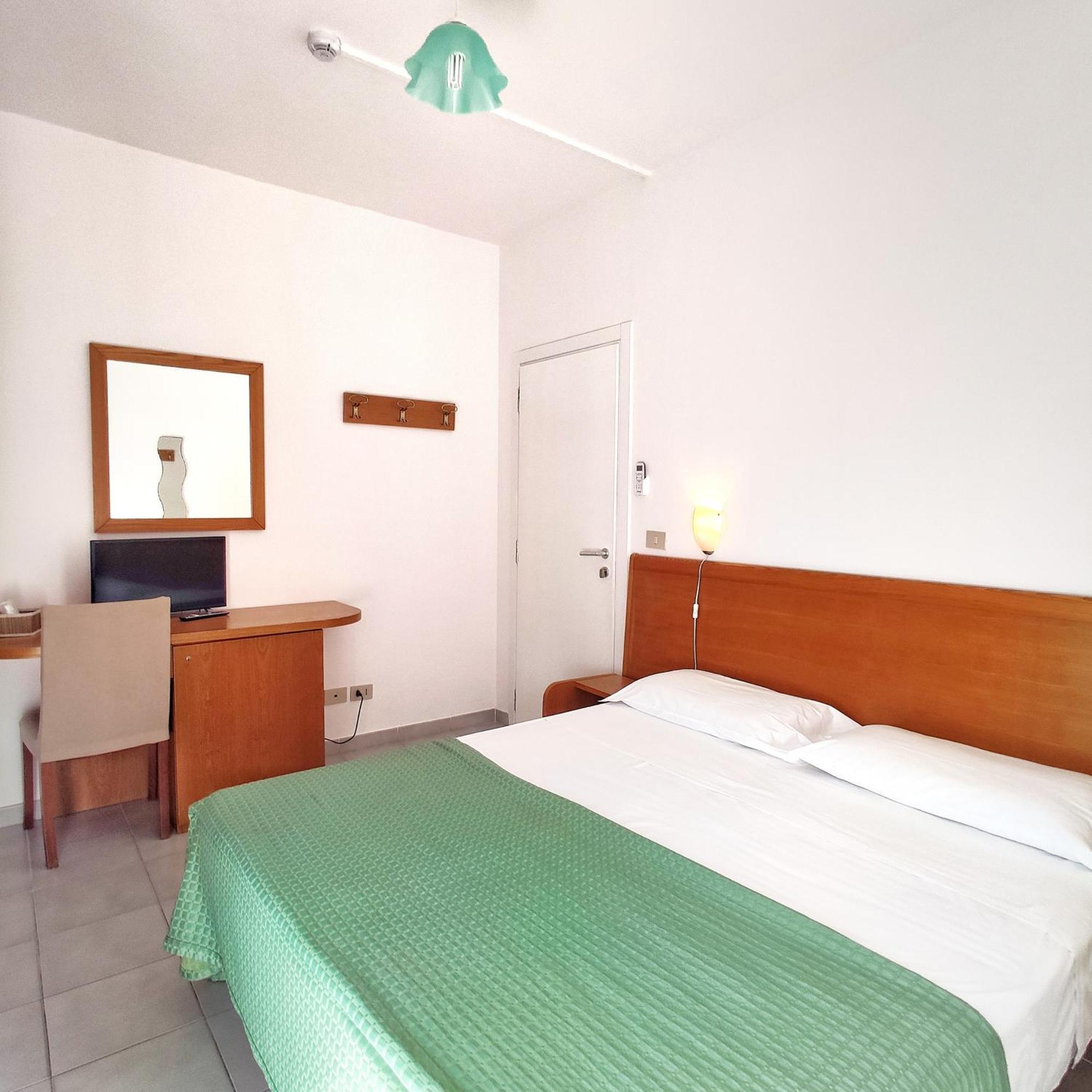 Piccolo Hotel Terracina Buitenkant foto