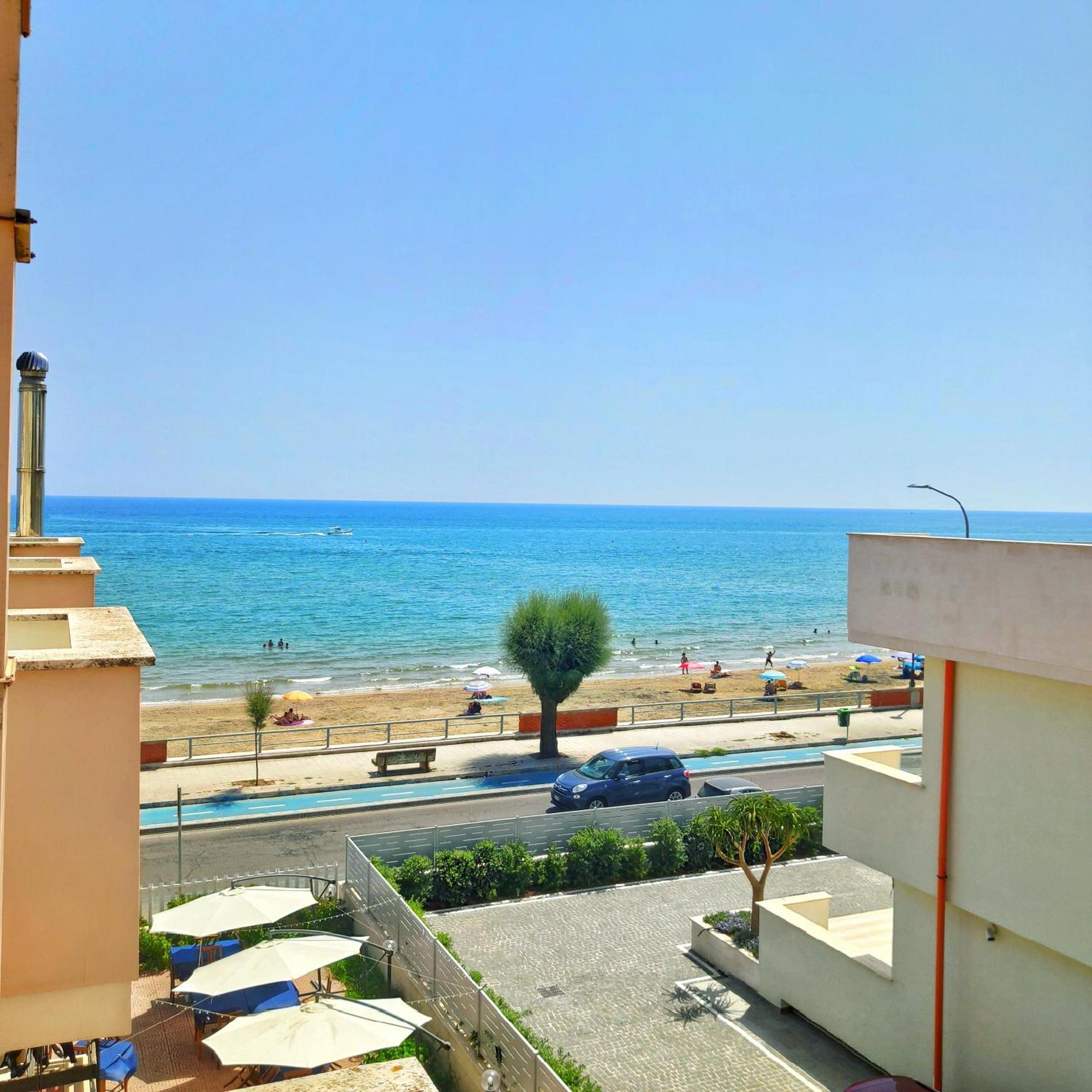 Piccolo Hotel Terracina Buitenkant foto