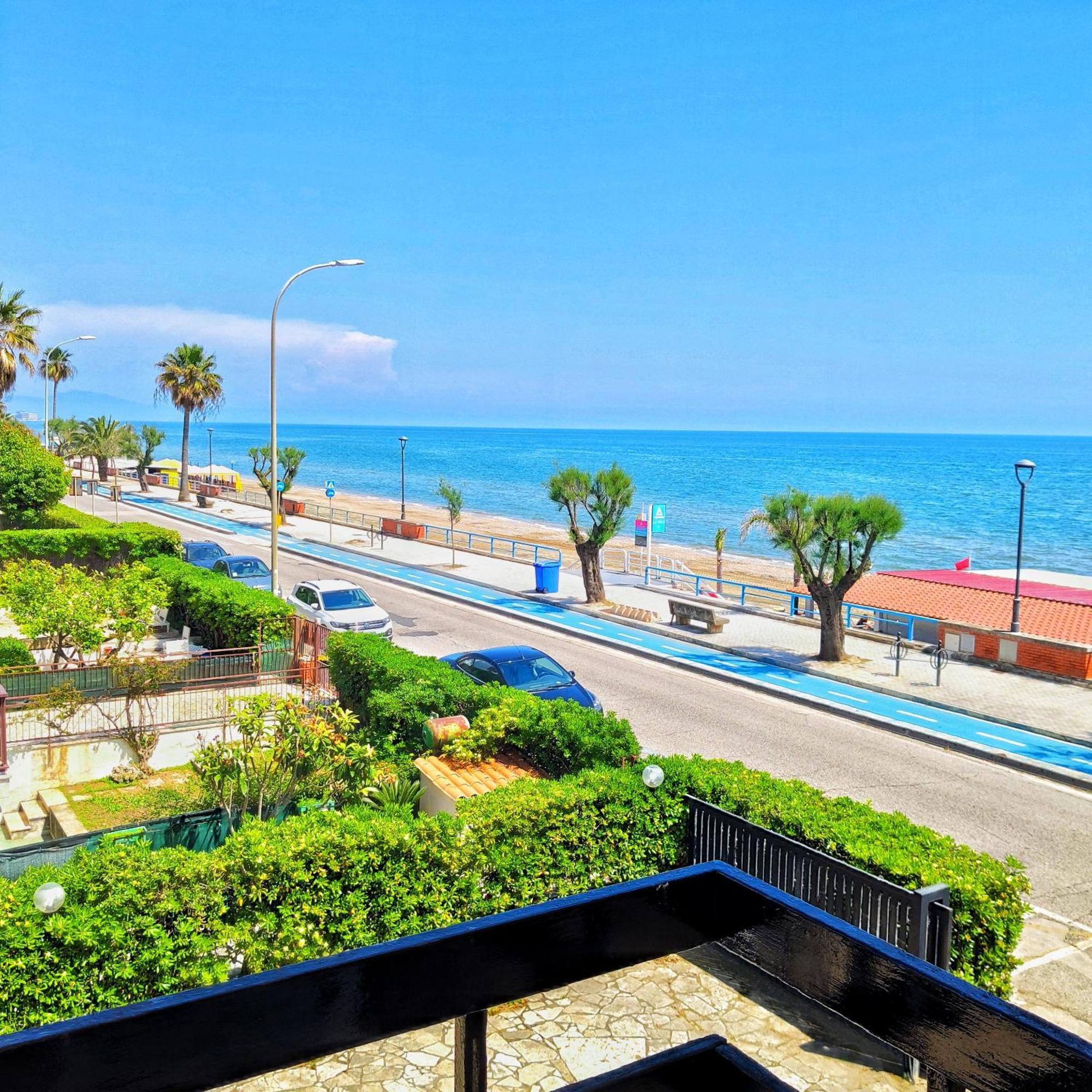 Piccolo Hotel Terracina Buitenkant foto