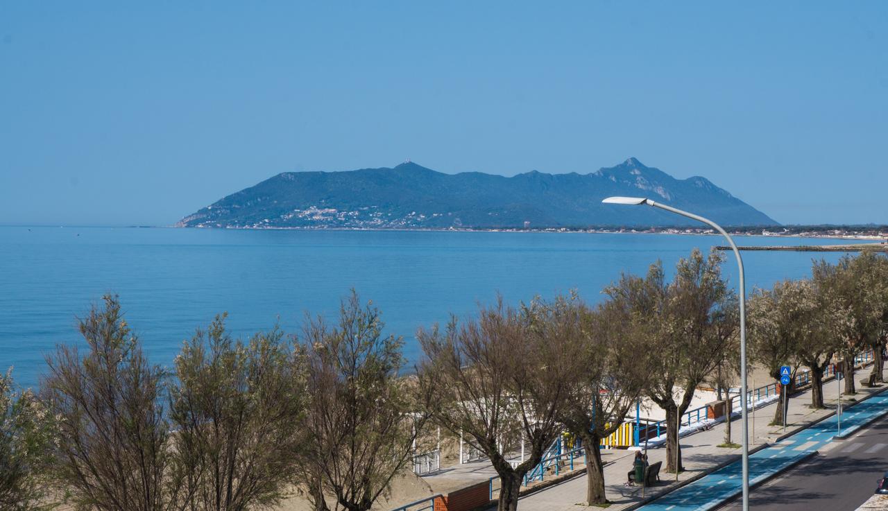 Piccolo Hotel Terracina Buitenkant foto
