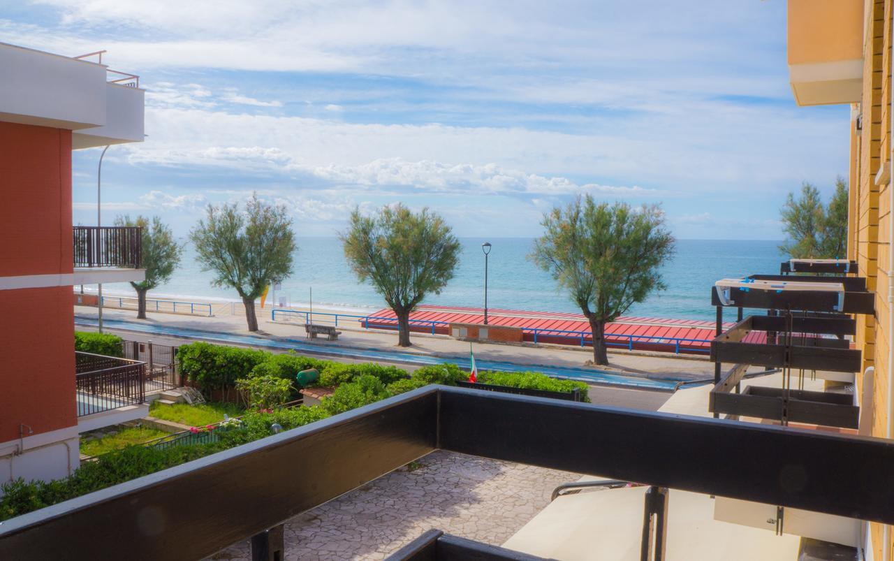 Piccolo Hotel Terracina Buitenkant foto