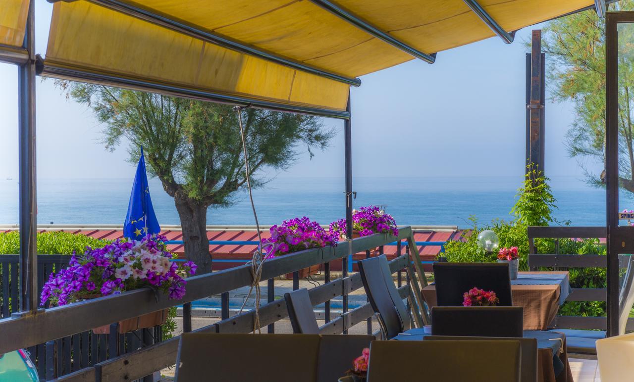 Piccolo Hotel Terracina Buitenkant foto